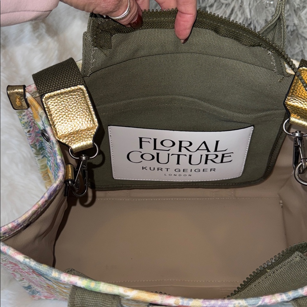 Kurt Geiger limited edition, London floral tote - Picture 6 of 7
